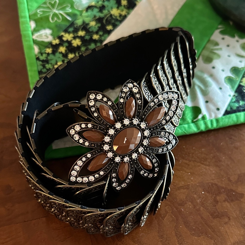 Floral Rhinestone Stretch Belt - Black with Brown Accents, flower gem buckle